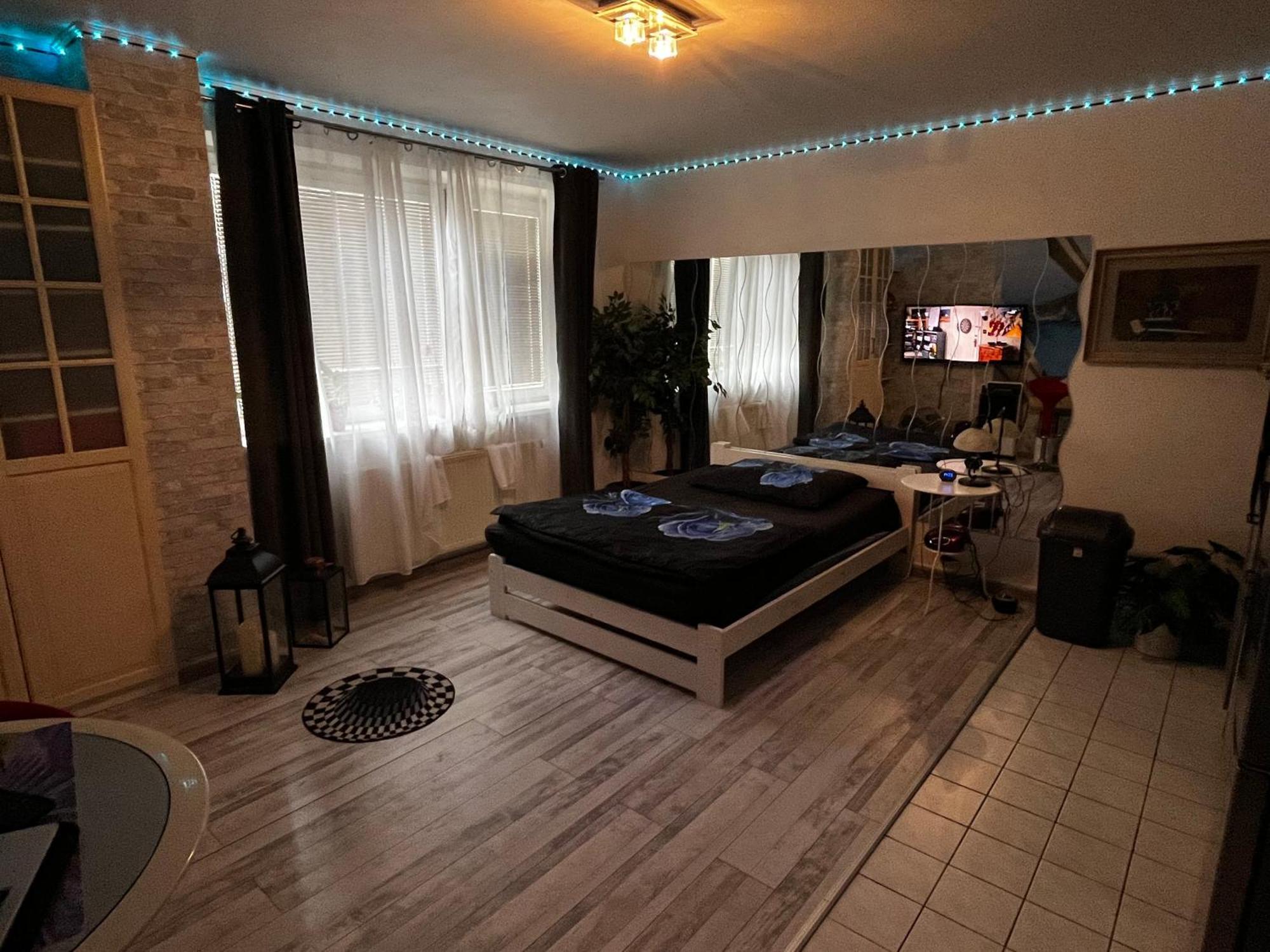 Monfas Apartment Provence In 布拉格 外观 照片