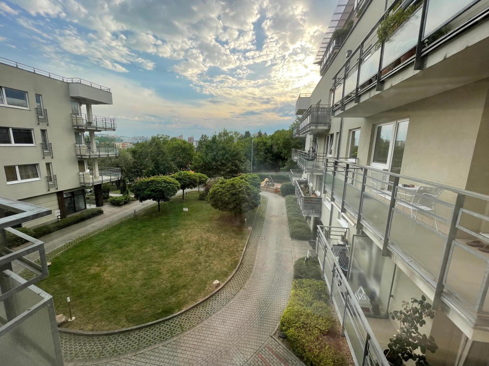 Monfas Apartment Provence In 布拉格 外观 照片