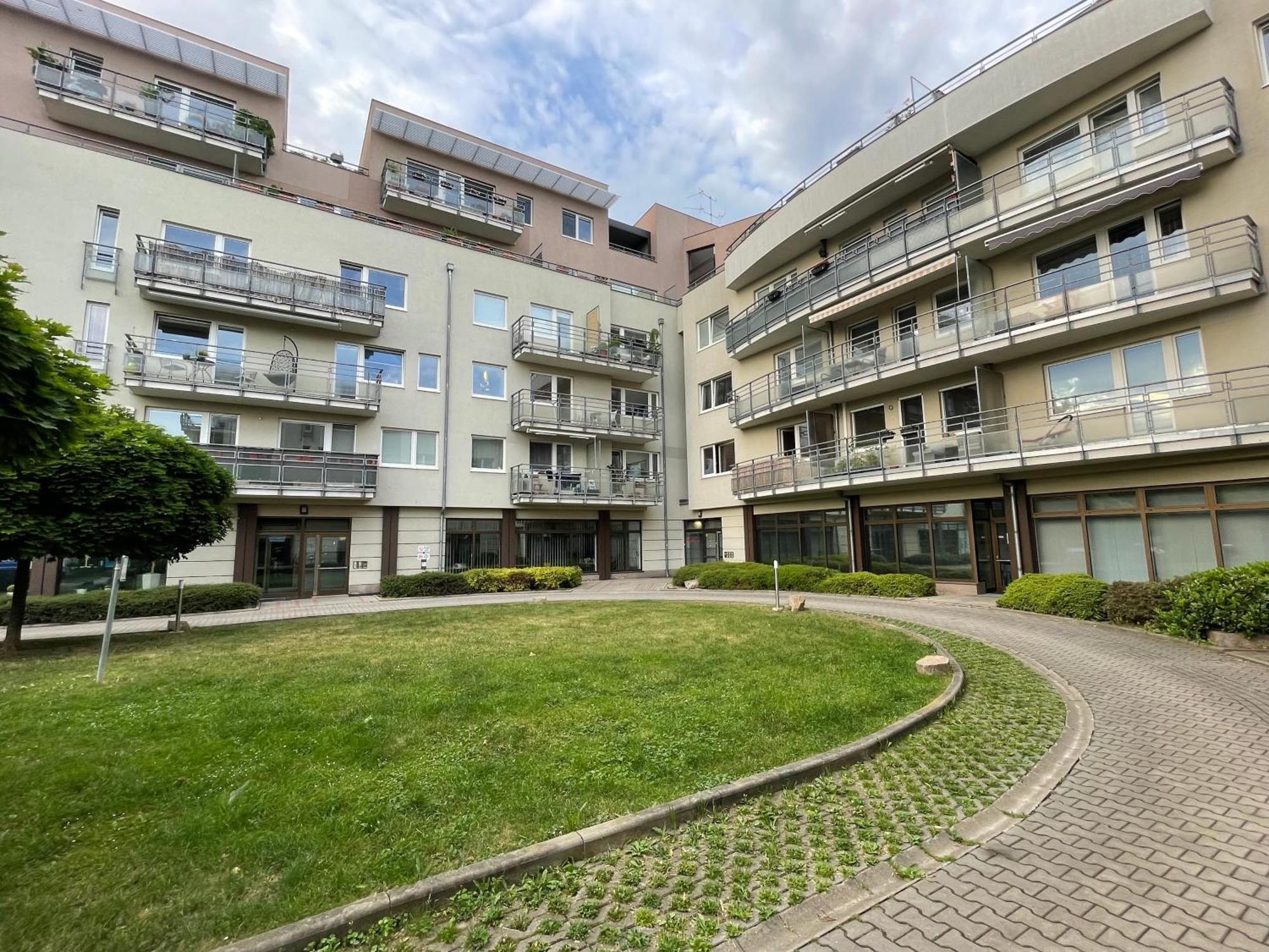 Monfas Apartment Provence In 布拉格 外观 照片